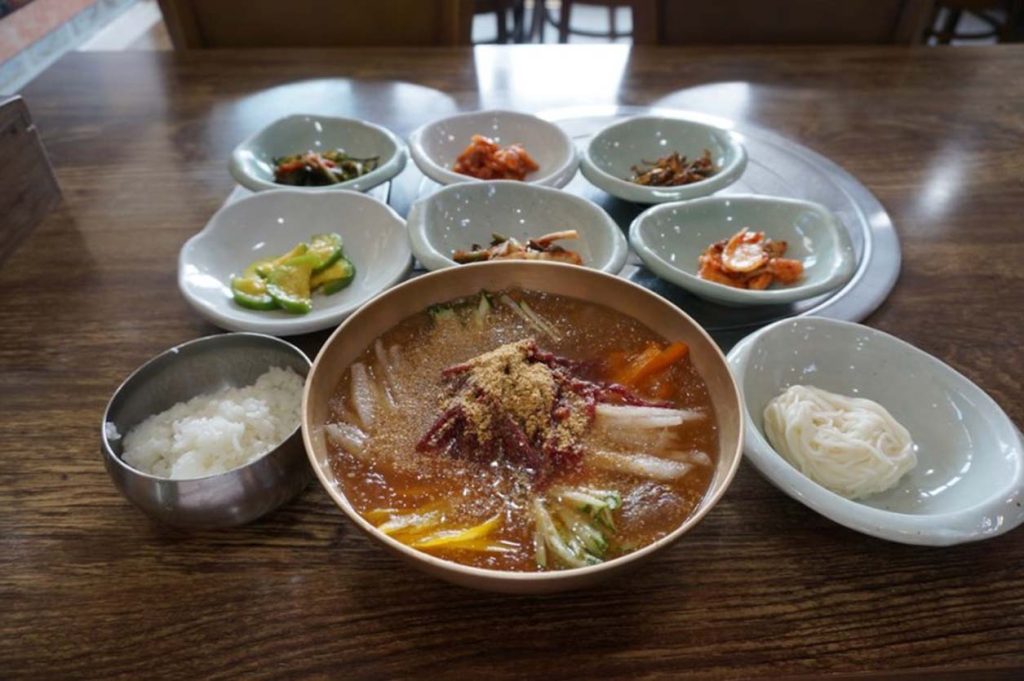 울산 맛집 탐방：현지 특색 음식 맛보기